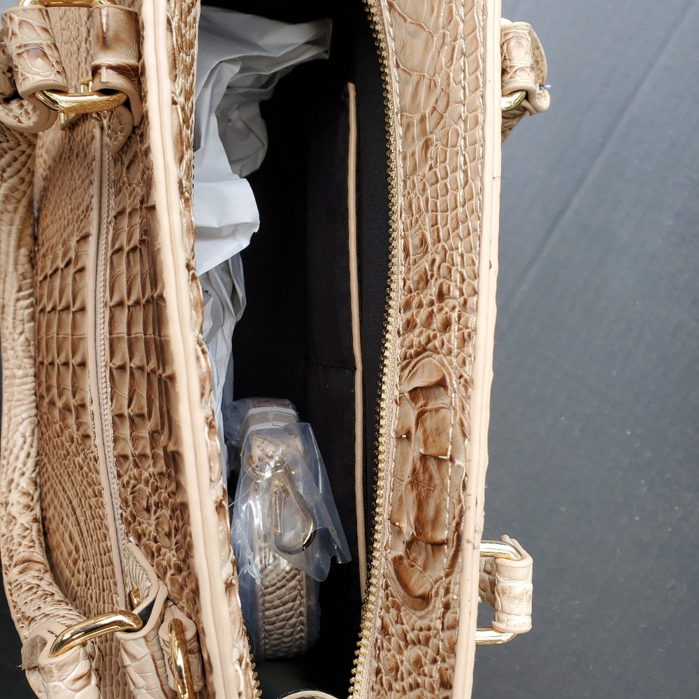 Imoshion Vegan Alligator Beige Medium Handbag - Picture 4 of 4